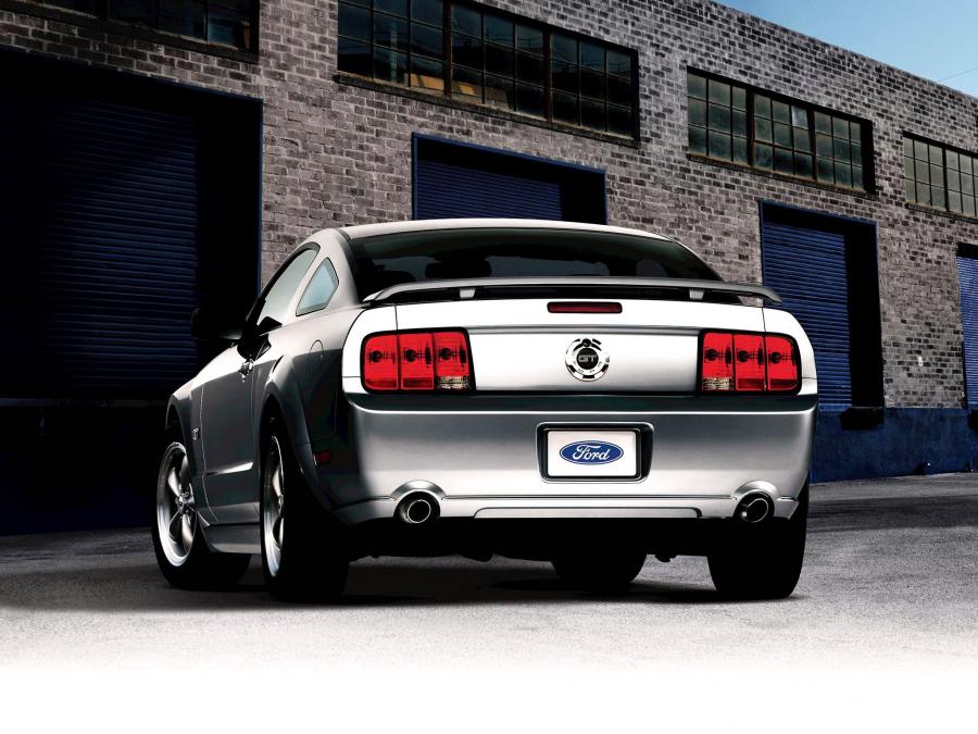  Ford Mustang GT 2005 года  (фото 198 из 209)